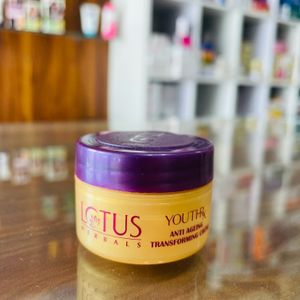 Lotus Herbal Anti-ageing Cream