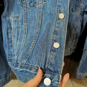 OVERSIZED DENIM JACKET