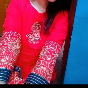 Red Kurti