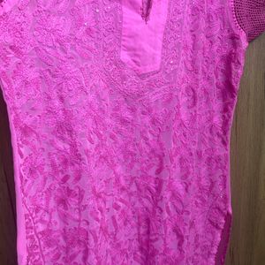 Lovely Link Chikankari Kurti