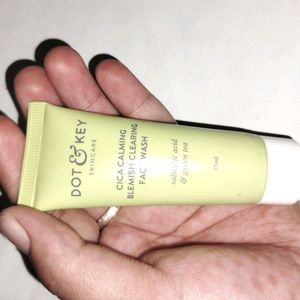 DOT And KEY Cica CalmingBlemish Cleansing Facewash