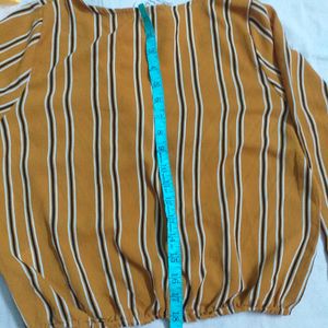 Price Drop !!! Y2K Style Top! 💛