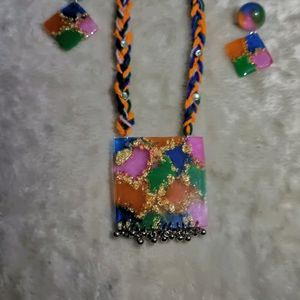 Resin Neckpiece With Earrings