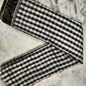 Black And Silver Sar Checked Silk sareei