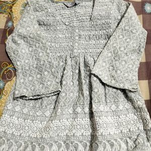 CHIKANKARI SHORT KURTI🤍