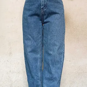 Straight Jeans