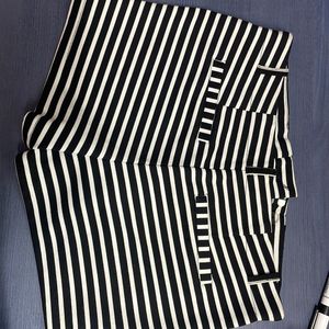 Forever 21 Black & White Smart Dress Shorts