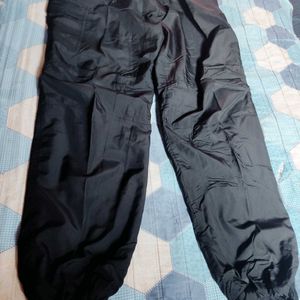 Uniqlo Parachute Pant