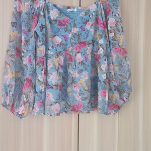Cover Story Floral Top
