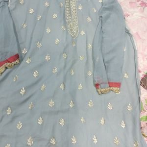 Grey Pakistani Suit With Red Dupatta