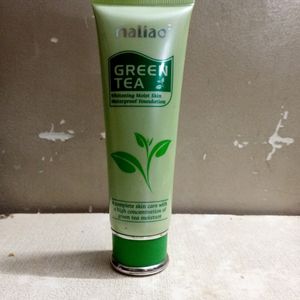 GREEN TEA Whitening Moist Skin Waterproof Foundati