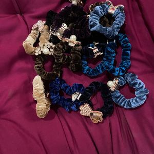 Pack Of 17 Assorted Velvet Bands