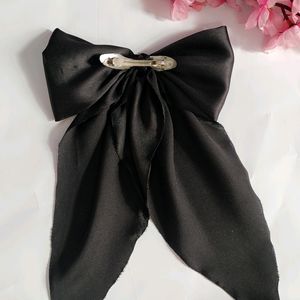 A Black Silk Fabric Bow