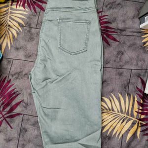 Light grey jeggings