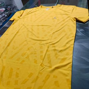 YELLOW SPORTS WEAR TSHIRT