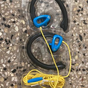 Reconnect Wired Earphones For Grabs