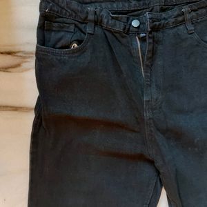 Black Straight fit Jeans