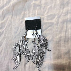 New Unused Silver Earings