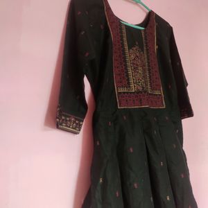 Green Empire Short Kurti 💚