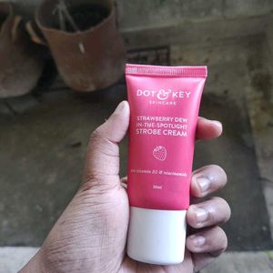 Dot N Key Strawberry Strobe Cream