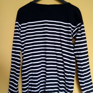 Black And White T-shirt For Women