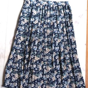 Edinburgh Pleated midi Skirt