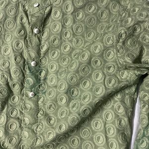 MENS GREEN CHIKANKARI EMBROIDERY KURTA