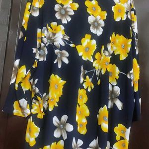 Navy Blue Top Yellow🟡floral Print 50 Bust