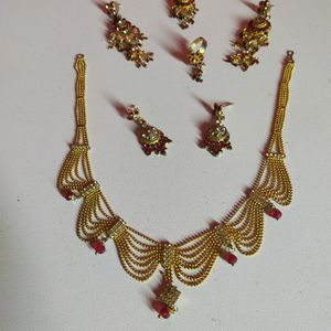 combo  one neck piece ,two pairs of earnings an