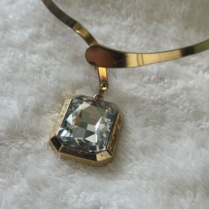 Golden Choker With Big Diamond