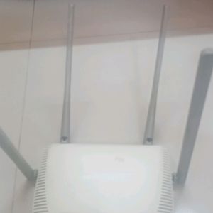 Mercury Wifi ROUTER with Adaptor Working