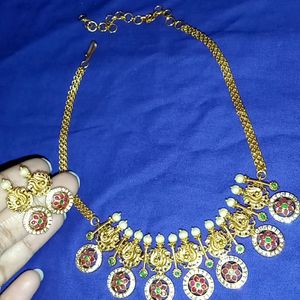 Beautiful Kempu And Pearl Neck Set