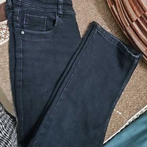 Faded Black Straight Fit Jean  With Crop Top