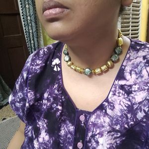 Antique Look Gold Tone Choker