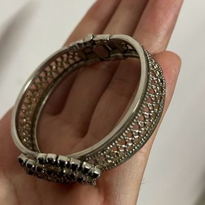 Bracelet ( free size )