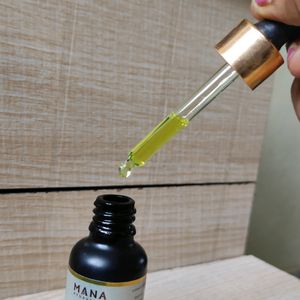 Mana Ayurveda Brightening Oil