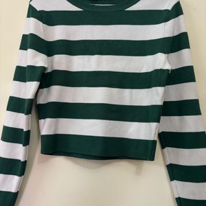 Zara Cropped Green Sweatshirt