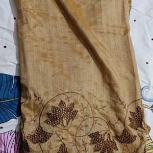 Saree With Blouse And Peticoat