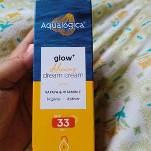 Aqualogica Glow Dream Cream