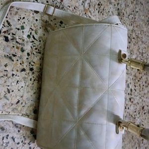 White & Creamy Siling Bag