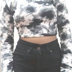 Tie And Die Printed Fitted Crop Top