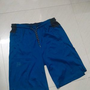 Max Boys Short 15 To 16 Years Used