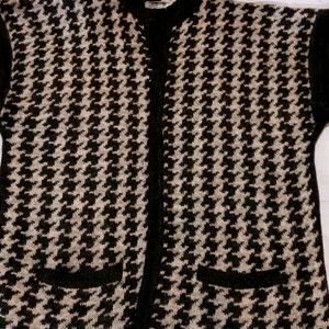 Wollen Cardigan Black & White Color 🧥🧥🧥