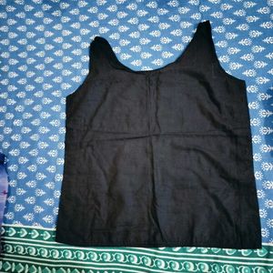 This is my black top of L size.