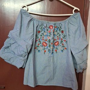 Puffed Sleeves Top