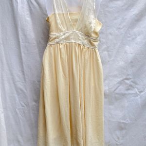 25W. CUTE CREME FROCK