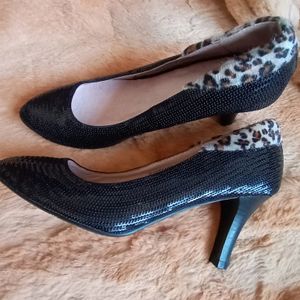 Sequins Black N Leopard Print Heel..size 38