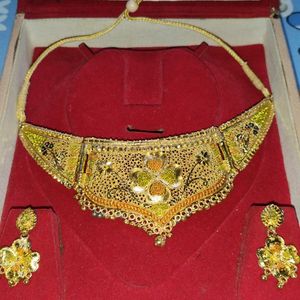 Golden 1Carat Necklace With Earrings