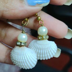 Pack Of Two Earrings