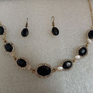 Necklace with earrings